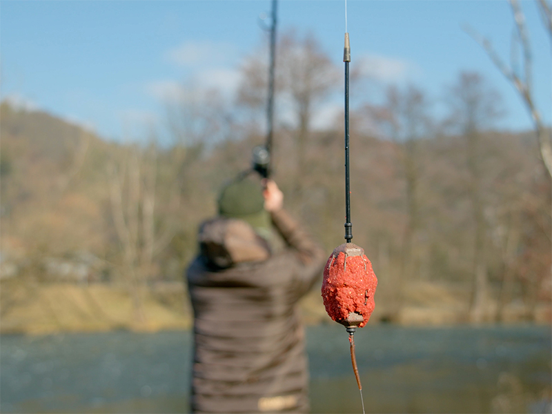 Olověné krmítko s trubičkou Delphin EazySIX 80g